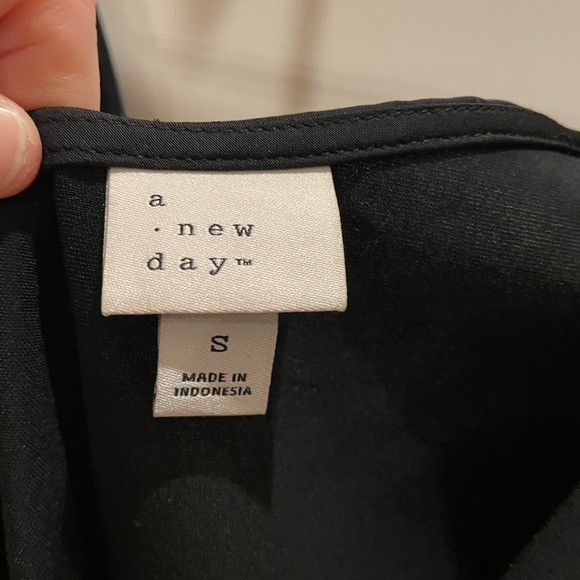 LBD - Picture 3 of 4